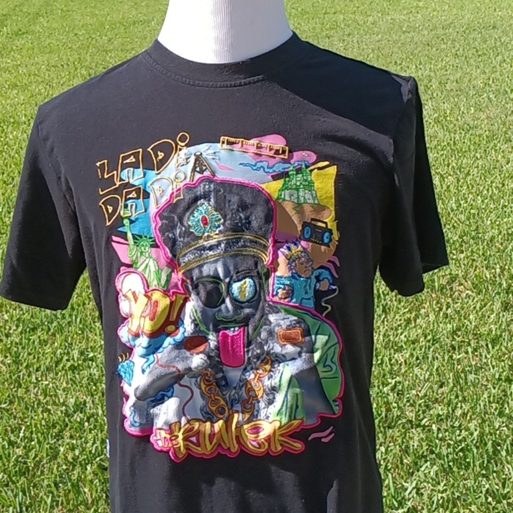 RS1NE  logo tee shirt size large black short sleeve